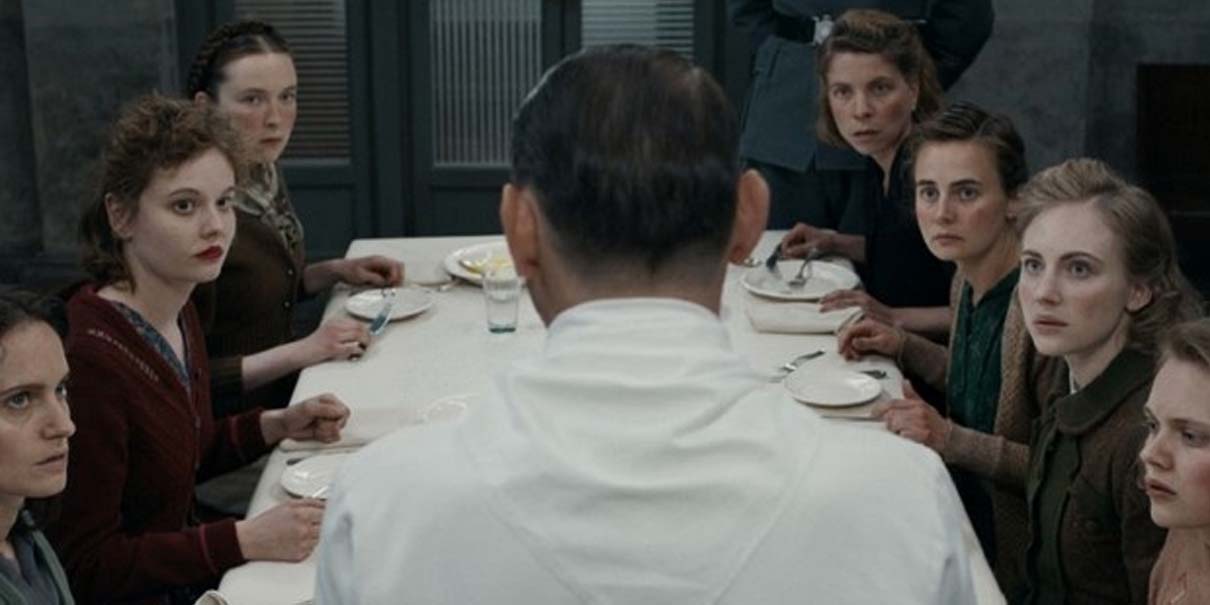 Terror con “La Noche del Demonio: Están Entre Nosotros” y drama en “Las Catadoras de Hitler”