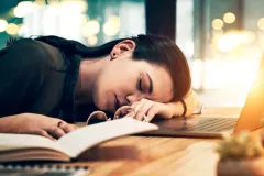Burnout: El estrés laboral que impacta la productividad y el bienestar