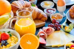 El debate entre desayuno y ayuno intermitente: ¿Qué es mejor para la salud?