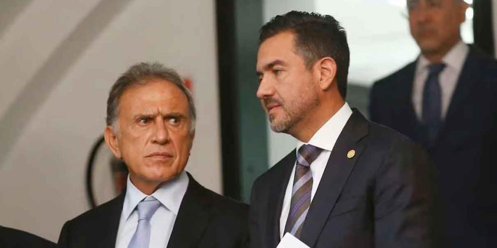 Por “traidores”, PAN expulsa a Miguel Ángel Yunes Márquez y su padre