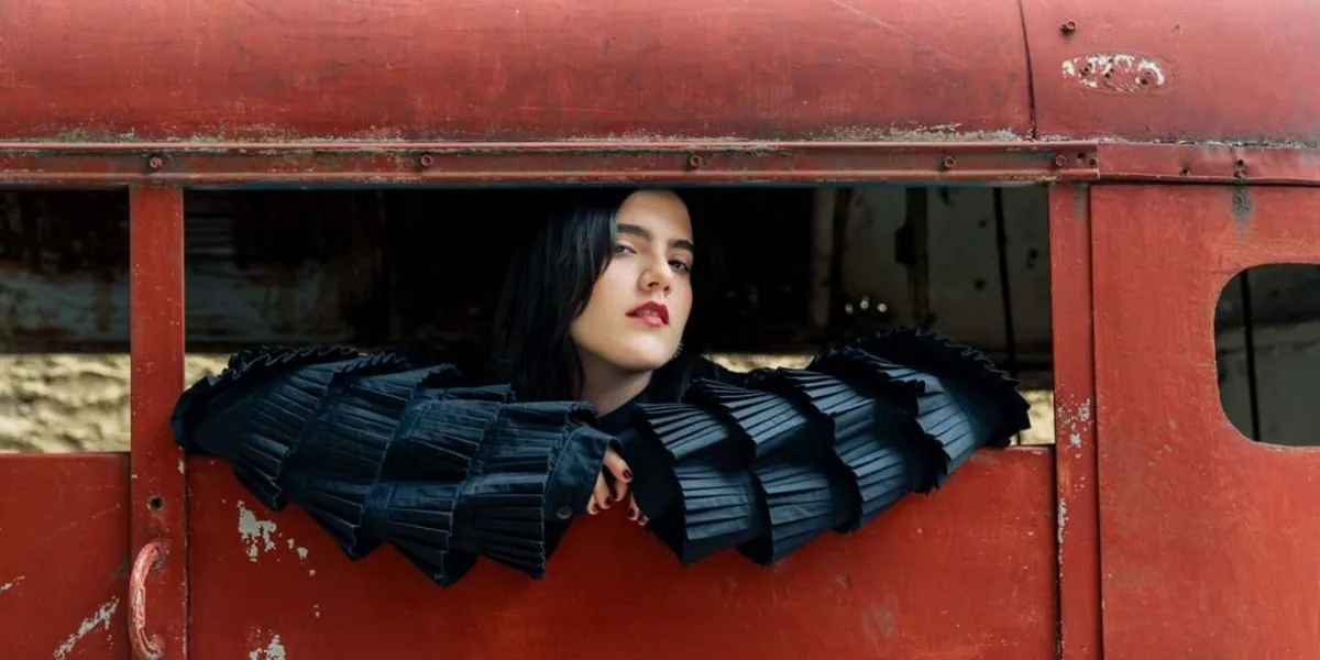 Camila Fernández presenta su nuevo sencillo desgarrador “No Manches”