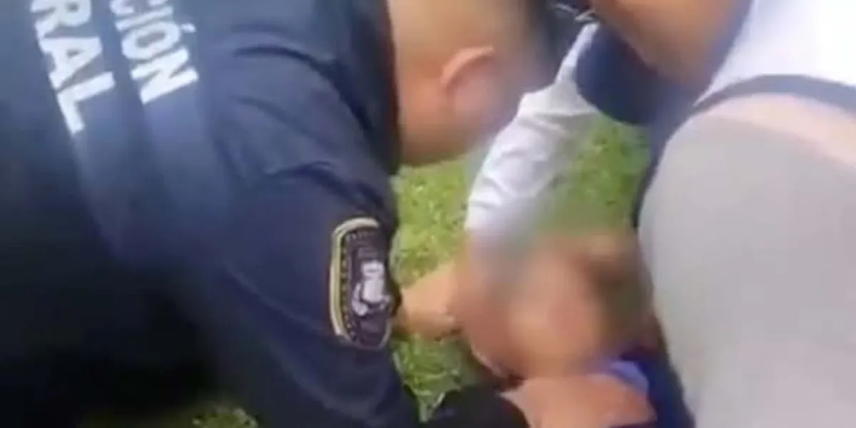 Policía salva a niño de 3 años tras ahogarse en lago de Teotihuacán; le aplica RCP y revive
