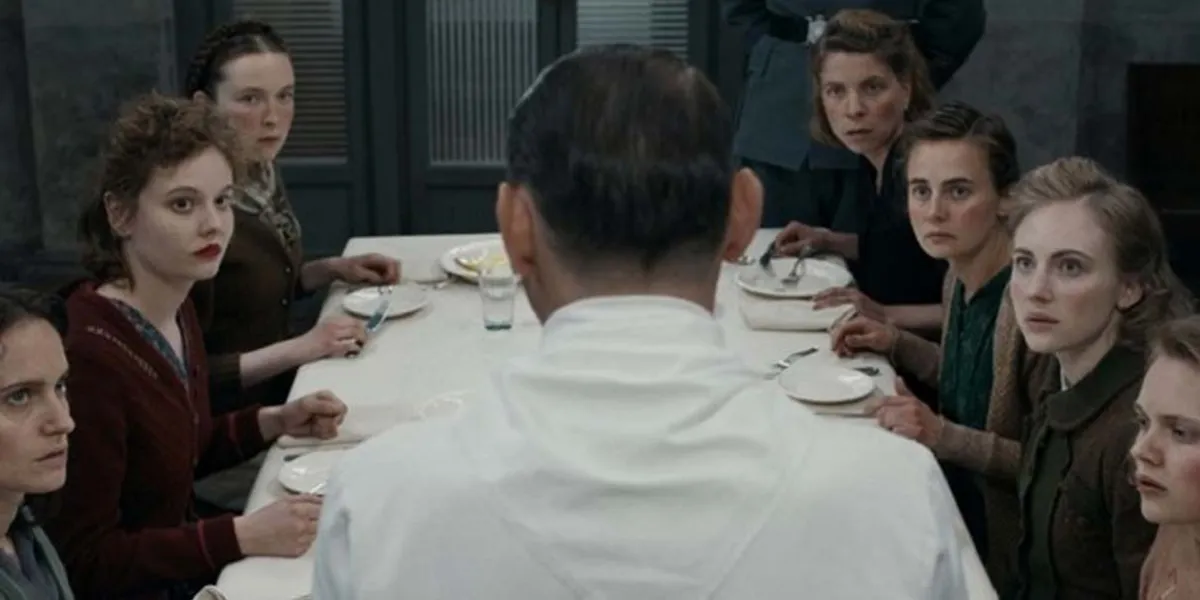 Terror con “La Noche del Demonio: Están Entre Nosotros” y drama en “Las Catadoras de Hitler”