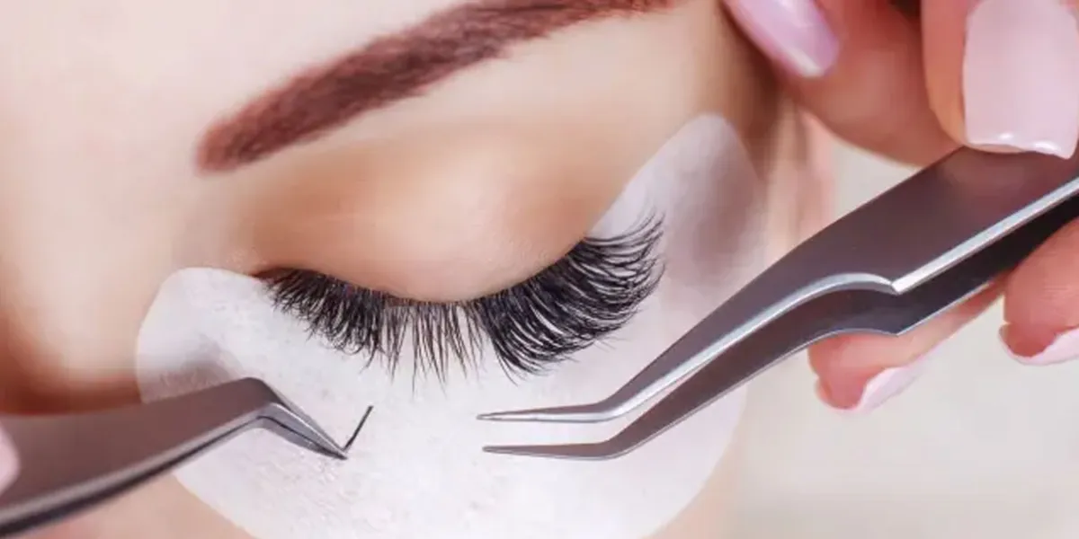 ¿Te pones extensiones de pestañas con frecuencia? Este hallazgo podría sorprenderte