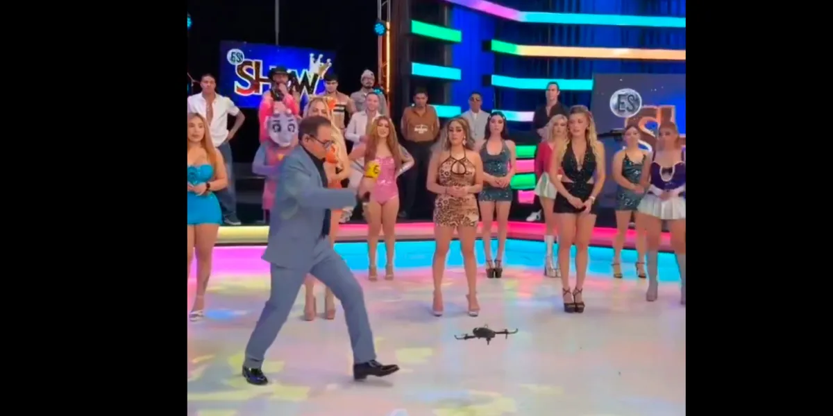 MADRA*#. Conductor de TV en Monterrey patea dron y golpea cara de modelo en vivo. VIDEO