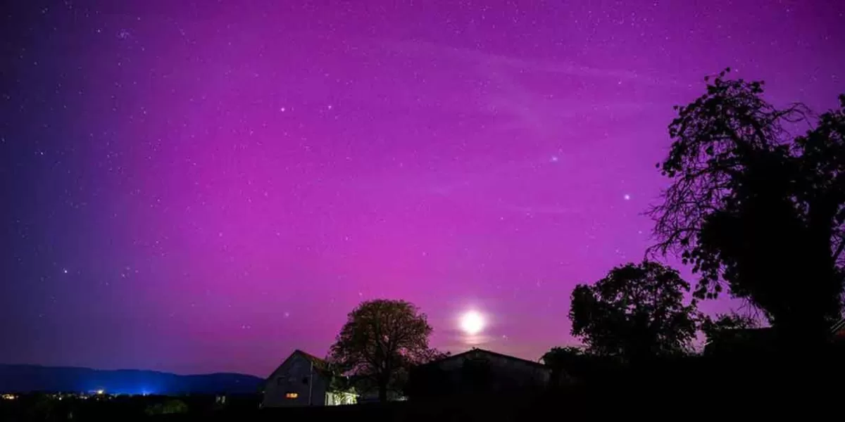 La Tierra se pinta de morado tras ser golpeada por la TORMENTA SOLAR