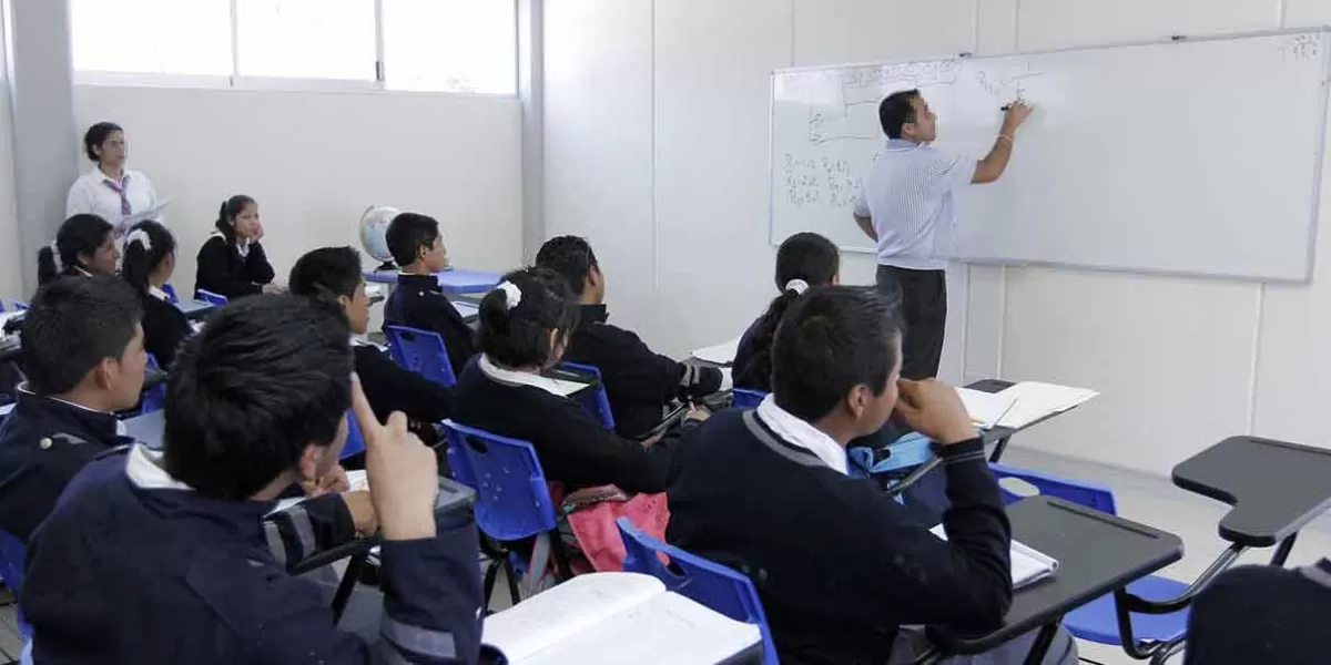 Sheinbaum promete trabajar de la mano con el magisterio mexicano