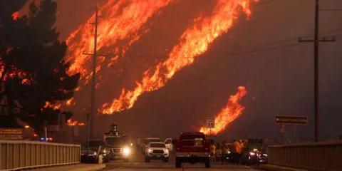 Nuevo incendio en Los Angeles avanza con furia y obliga a evacuar a miles de personas