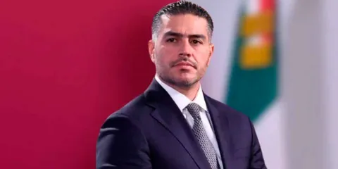 Sospechas internas en Morena: acusan a García Harfuch de filtrar fotos de líderes de la 4T en viajes de lujo