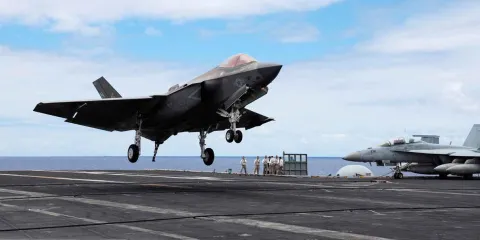 Trump envía F-35 a Puerto Rico en medio de tensiones con Venezuela y cárteles de la droga