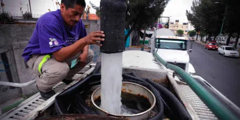 Reforma a la Ley General de Aguas desata bloqueos y tensión nacional