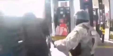 VIDEO. Emboscada en Jalisco contra militares en gasolinera, tras abatimiento de “El Mencho”