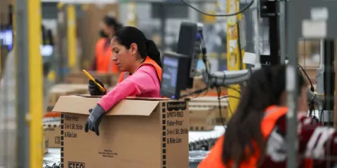 Aumento al salario mínimo en 2026 no afectó el empleo formal, revela estudio de Conasami