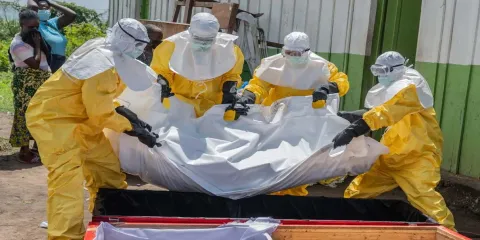 Ébola avanza sin control en Congo: más de 160 muertes y queman centro médico en plena crisis sanitaria