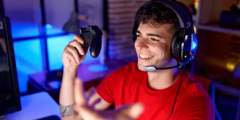 Jugar videojuegos hoy podría proteger tu mente mañana