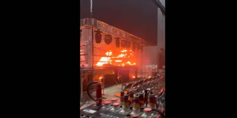 Grupo armado irrumpe en función de box de influencers: dispara y quema el ring en Hermosillo. VIDEO